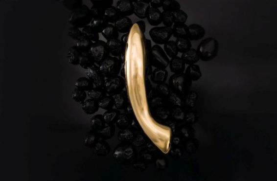 Lelo Olga Review_ The Gold Dildo